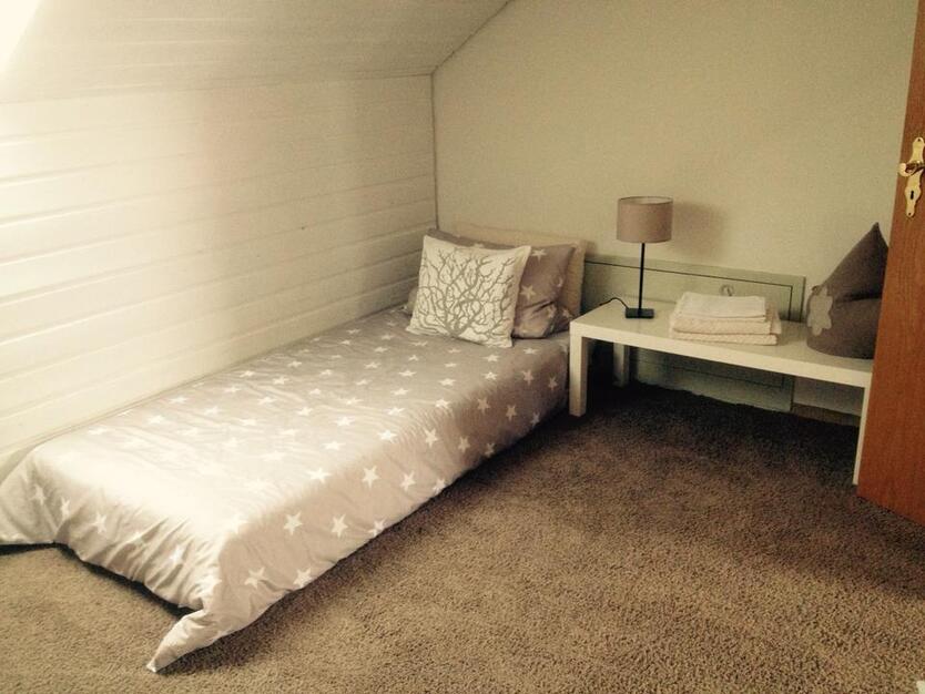 Gemütliche 3-Zimmer-Dachgeschosswohnung in Owingen zu vermieten zimmer