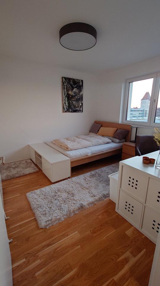 Voll möbliertes WG-Zimmer in Fürth Südstadt 15qm Nah an U-Bahn