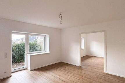 Moderne Hochparterre Terrassenwohnung mit eigenem Garten - Erstbezug nach energet. Sanierung 2 zimmer