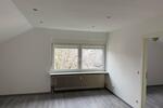 2 Zimmer DG Wohnung mit Gartenhütte zimmer