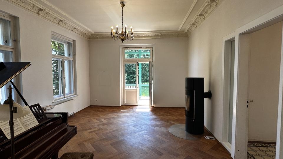 Villa Markkleeberg - 7 Zimmer, 307 m&sup2;, 3.950&euro; | Angebot:23198094