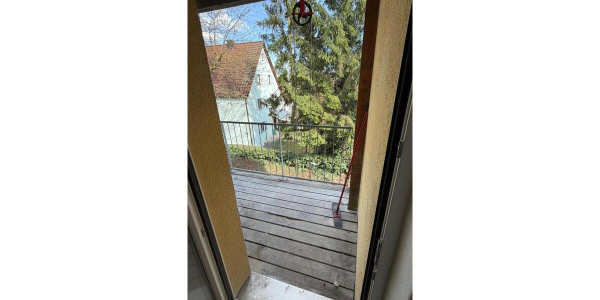 Etagenwohnung Lappersdorf - 3.5 Zimmer, 81 m&sup2;, 1.200&euro; | Angebot:26042515