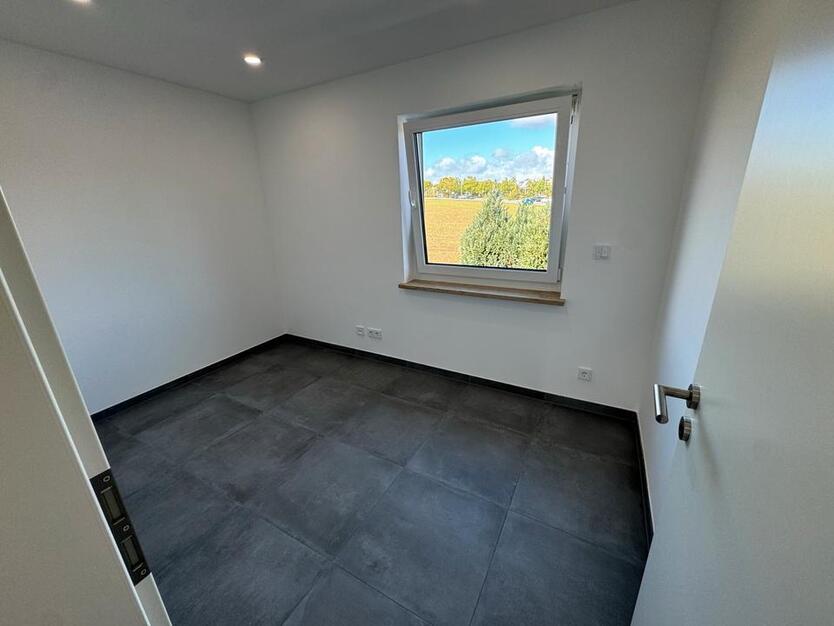 Moderne Kernsanierte 4-Zimmer-Wohnung in Stein