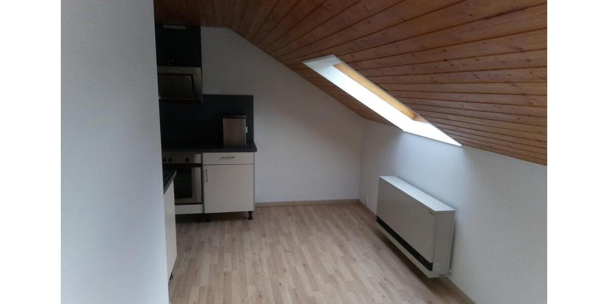 Dachgeschoßwohnung Sindelfingen Eichholz - 2 Zimmer, 43 m&sup2;, 600&euro; | Angebot:26588251