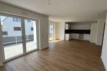 Wohnung Regenstauf - 3 Zimmer, 91 m&sup2;, 1.360&euro; | Angebot:27348925