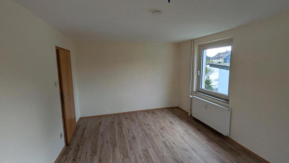 Etagenwohnung Brilon - 3 Zimmer, 100 m&sup2;, 590&euro; | Angebot:25612853