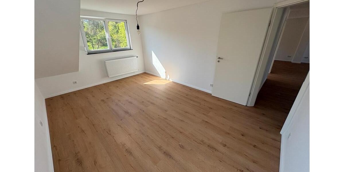Etagenwohnung Saarlouis - 1 Zimmer, 90 m&sup2;, 900&euro; | Angebot:26600728