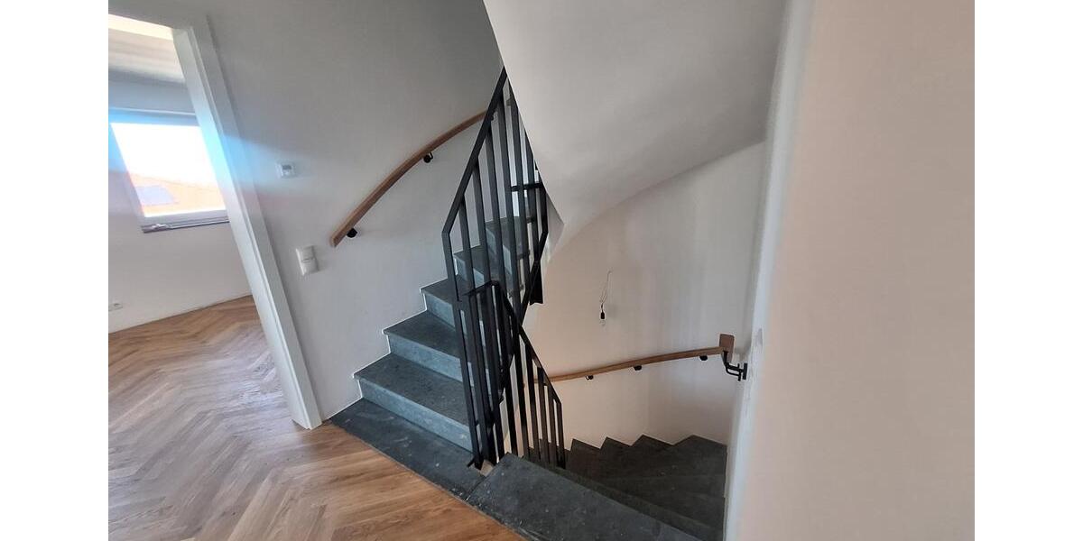 Doppelhaushälfte Scharbeutz - 7 Zimmer, 205 m&sup2;, 3.500&euro; | Angebot:25839290