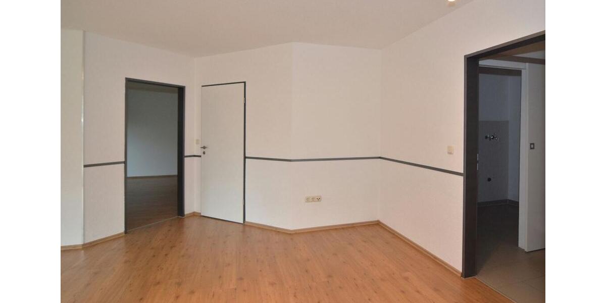 Etagenwohnung Bad Neustadt an der Saale - 2 Zimmer, 80 m&sup2;, 640&euro; | Angebot:26416511