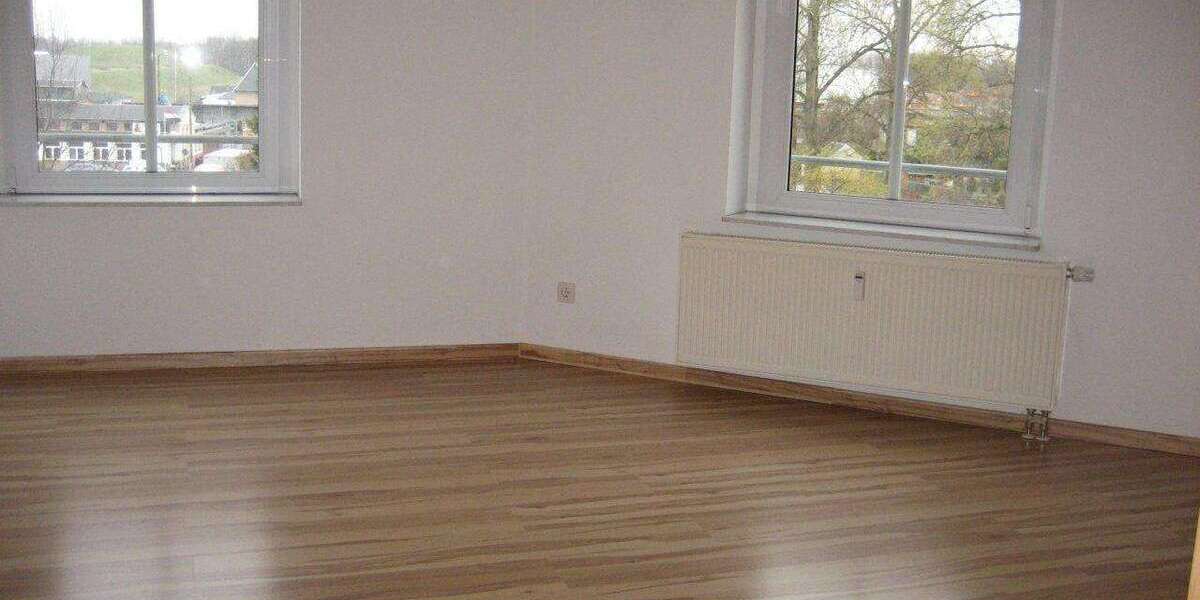 Schöne 2 Zimmerwohnung mit Balkon und Einbauküche in Zwickau - Etagenwohnung Zwickau | Angebot:27188366