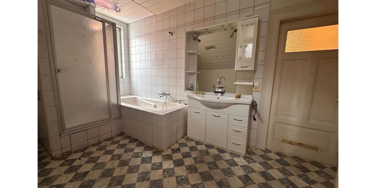 Etagenwohnung Friedrichroda - 4 Zimmer, 95 m&sup2;, 450&euro; | Angebot:25085390