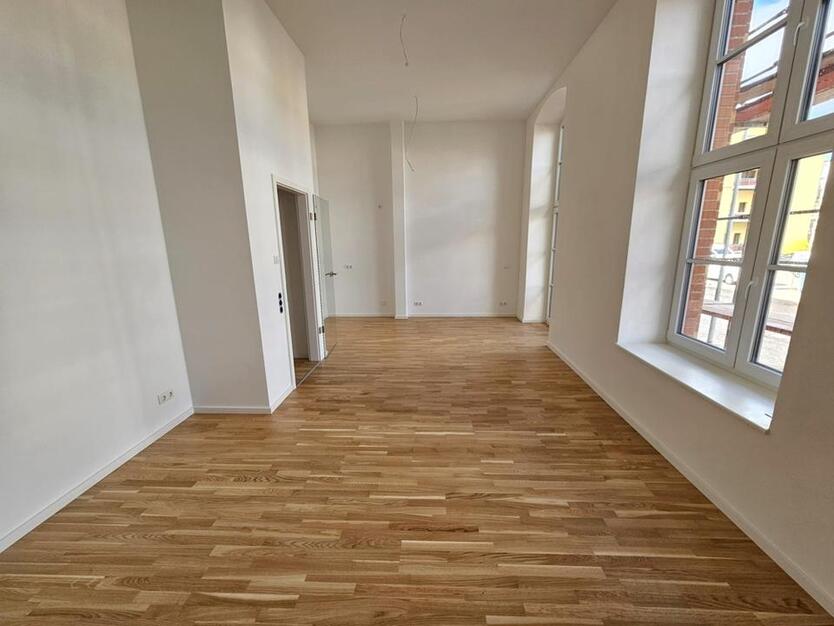 Ihre neue Wohnung wartet auf Sie! Aus alt werde neu! Einbauküche, Bad mit Wanne, SP