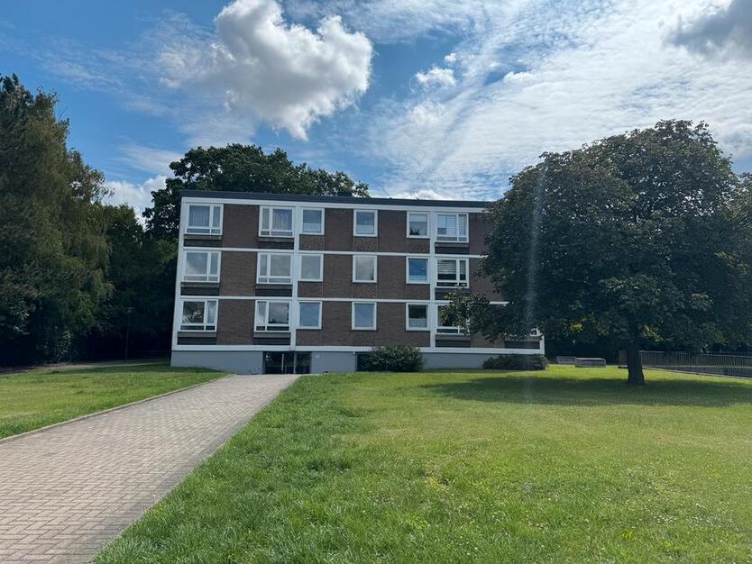 Renovierte 3 Zimmer Wohnung mit Balkon in Krefeld-Bockum!