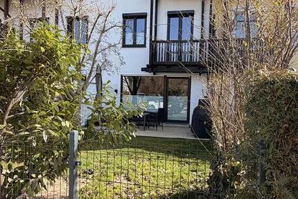 Haus München Bogenhausen - 7 Zimmer, 130 m&sup2;, 3.690&euro; | Angebot:25844361