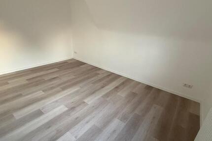Haus Syke - 8 Zimmer, 167 m&sup2;, 1.930&euro; | Angebot:27610483