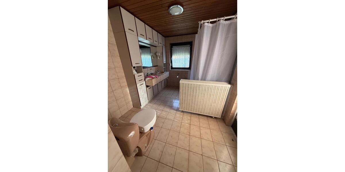 Etagenwohnung Schiffweiler - 2 Zimmer, 80 m&sup2;, 720&euro; | Angebot:25979101