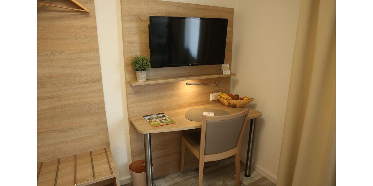 Wohnen auf Zeit Esslingen am Neckar Oberesslingen - 40 Zimmer, 29 m&sup2;, 19&euro; | Angebot:26038903