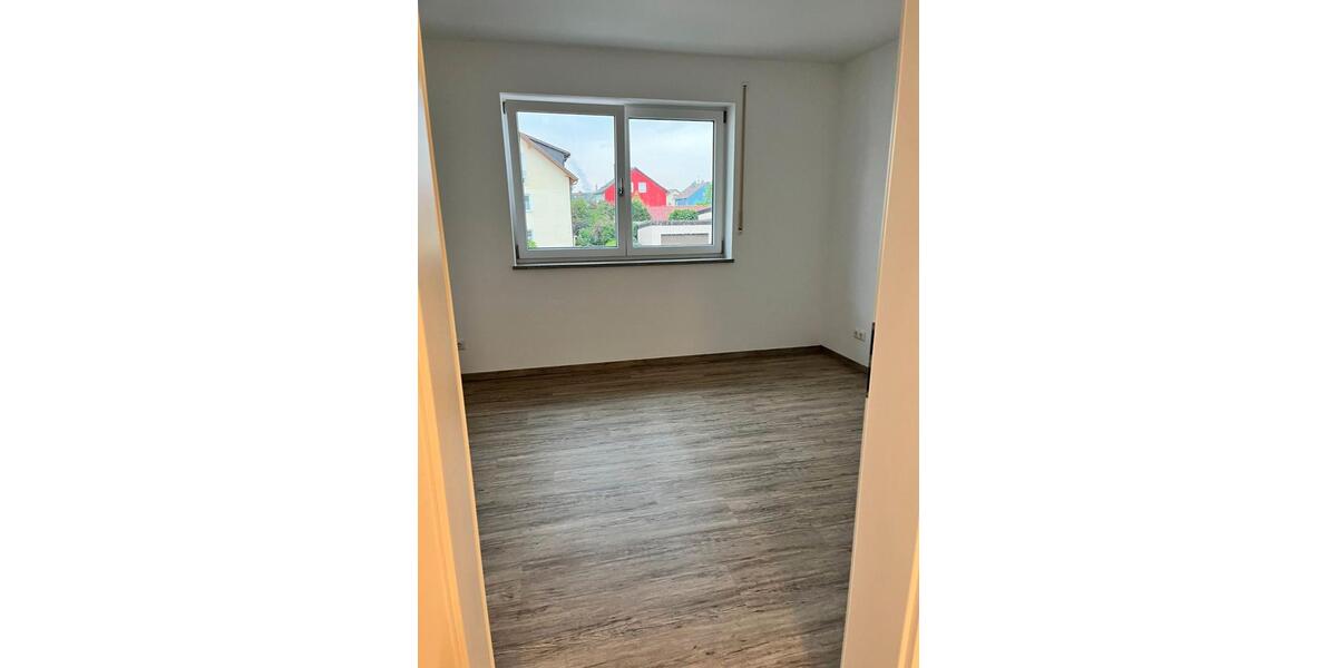 Etagenwohnung Schwandorf - 5 Zimmer, 140 m&sup2;, 1.680&euro; | Angebot:26632555