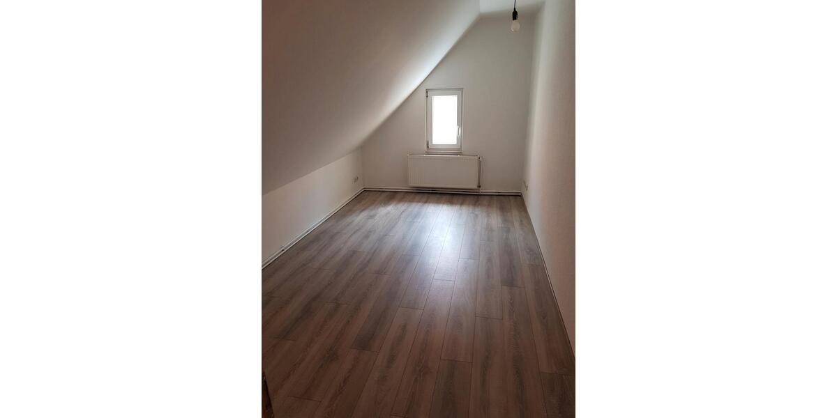 Dachgeschoßwohnung Springe - 3.5 Zimmer, 100 m&sup2;, 800&euro; | Angebot:26632679