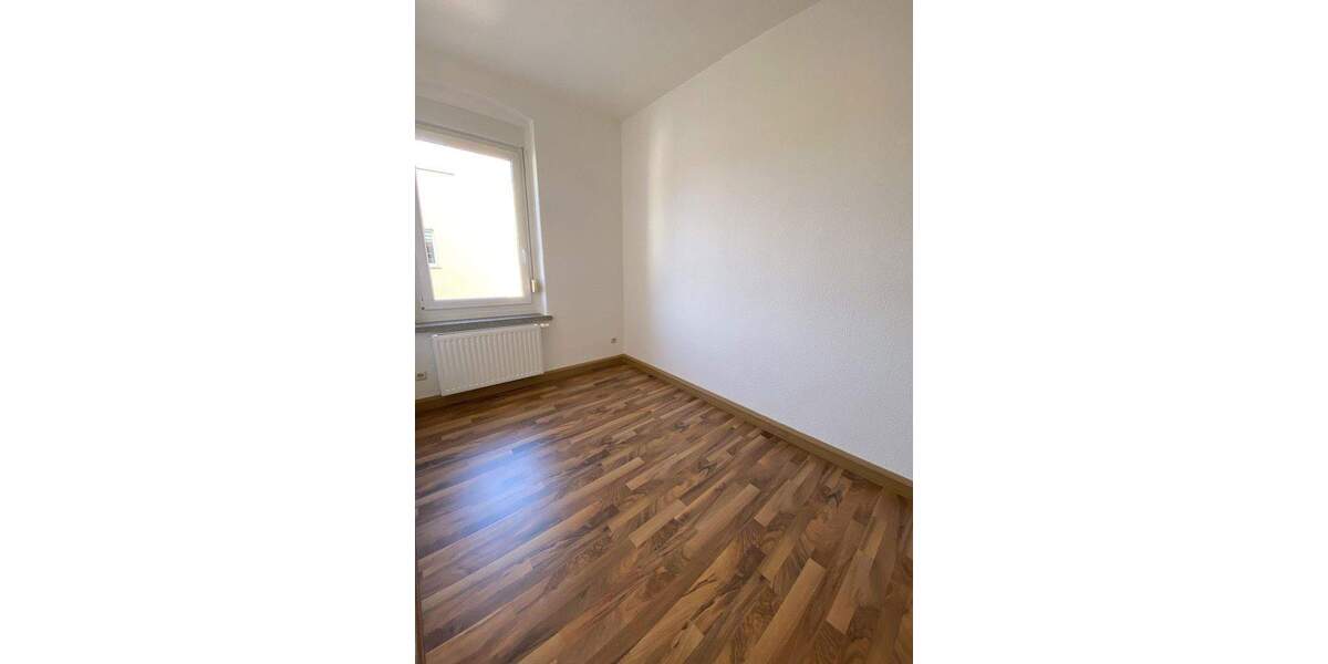 Etagenwohnung Altenburg - 4 Zimmer, 100 m&sup2;, 550&euro; | Angebot:25143840