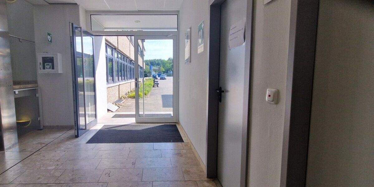 Gewerbeobjekt Kiel Gaarden-Süd - 1 Zimmer, 387 m&sup2;, 3.290&euro; | Angebot:25660670