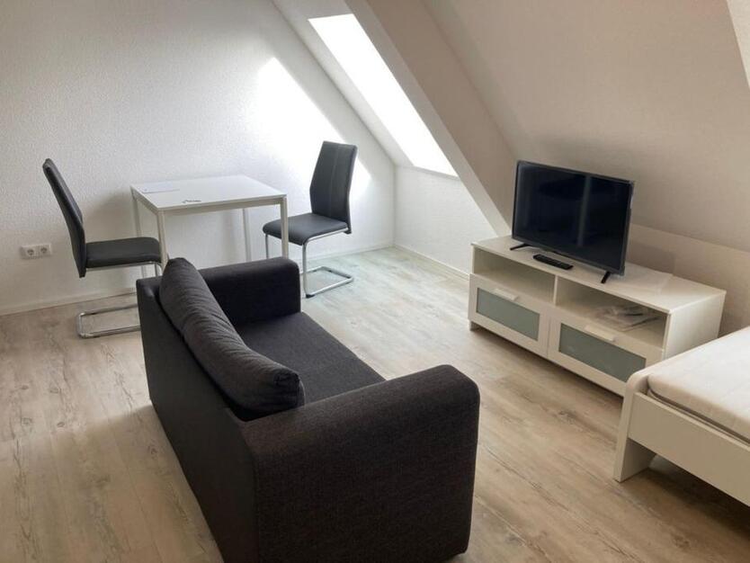 Reinhardshof: möbliertes 1-Zi.-Apartement 550,--€ warm zimmer