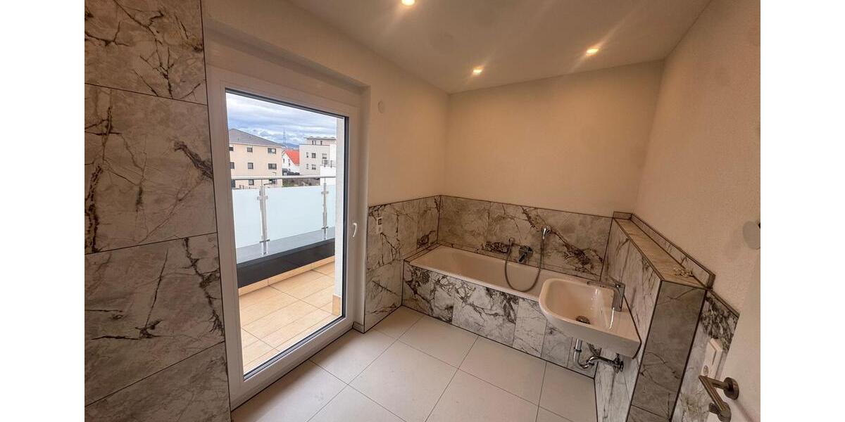 Dachgeschoßwohnung Rheinhausen - 4 Zimmer, 102 m&sup2;, 1.650&euro; | Angebot:24891175