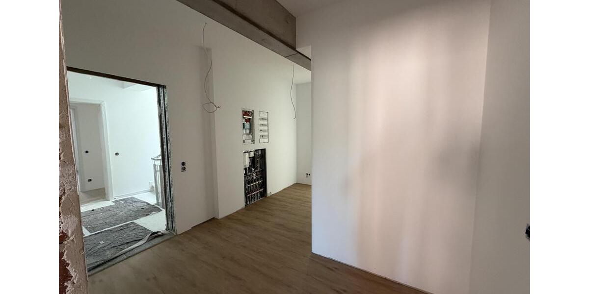 Etagenwohnung Volkach - 3 Zimmer, 100 m&sup2;, 1.200&euro; | Angebot:25405678