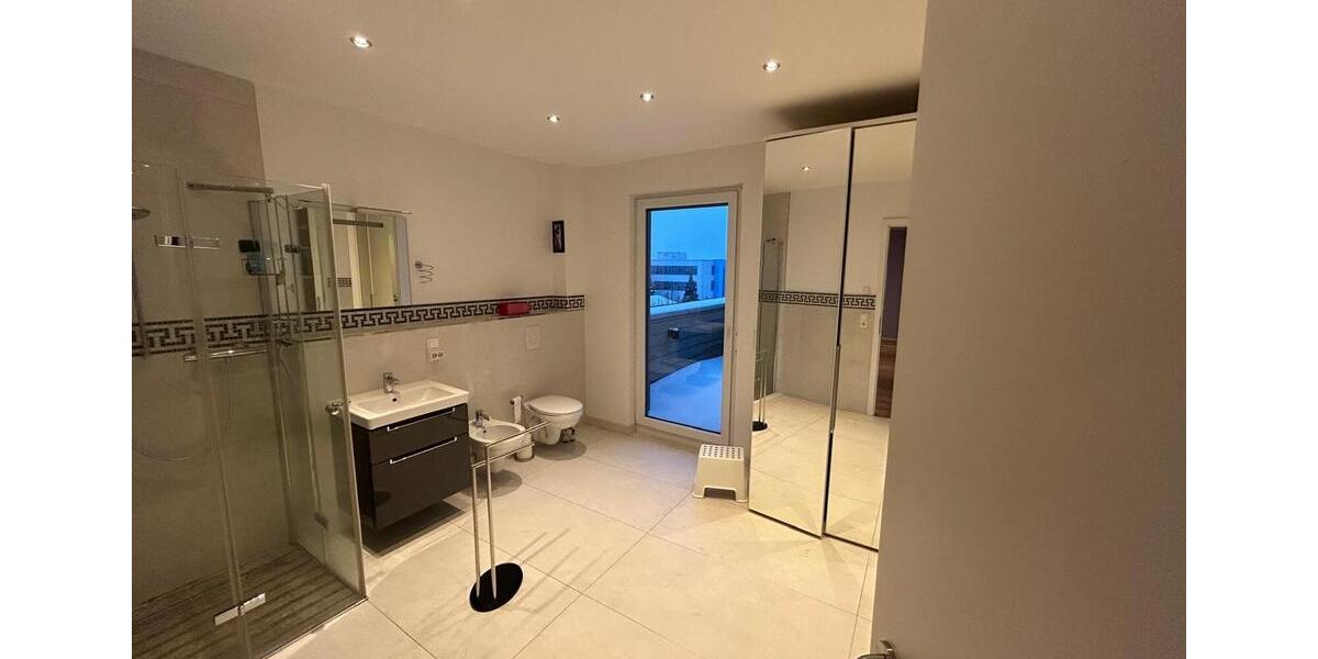 Einfamilienhaus Oberursel (Taunus) - 7 Zimmer, 375 m&sup2;, 3.950&euro; | Angebot:25098040