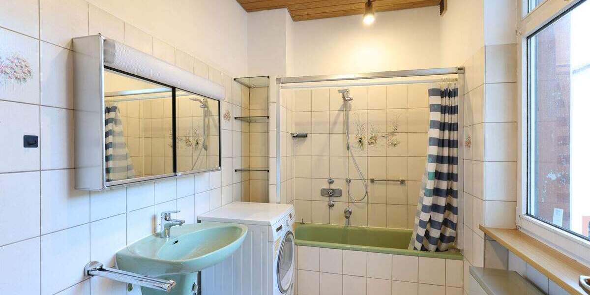 Etagenwohnung Offenburg Südoststadt - 5 Zimmer, 142 m&sup2;, 1.390&euro; | Angebot:25698770