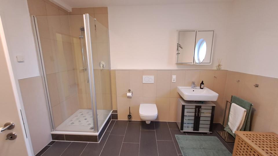 Wohnen auf Zeit Leverkusen - 2 Zimmer, 86 m&sup2;, 1.200&euro; | Angebot:23595088