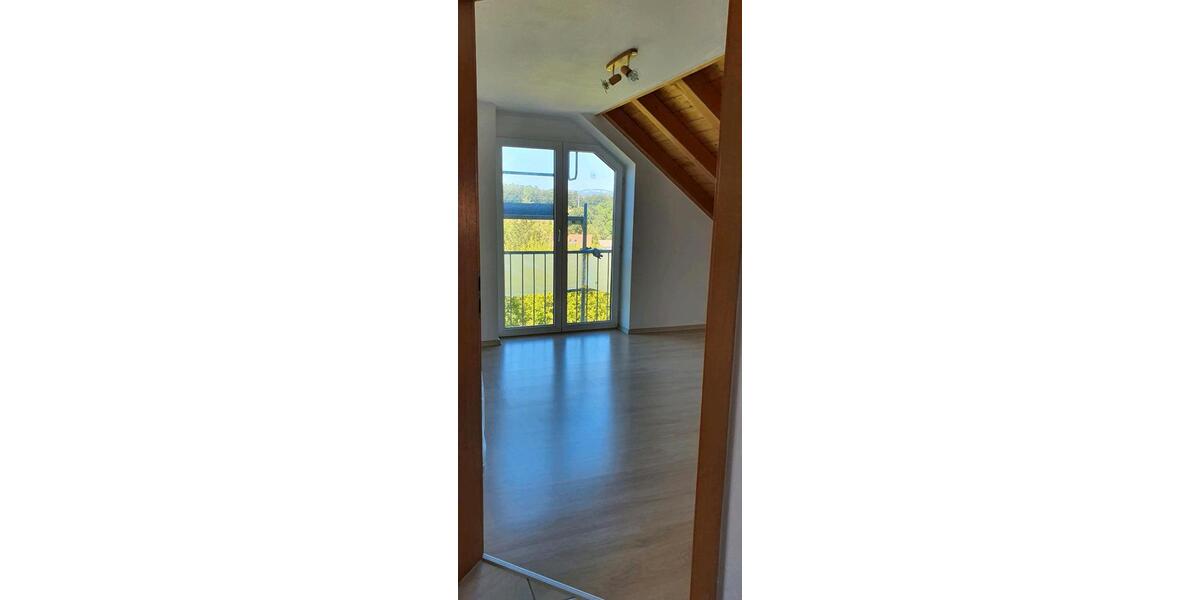 Dachgeschoßwohnung Rheinfelden (Baden) - 3 Zimmer, 90 m&sup2;, 1.280&euro; | Angebot:25958683