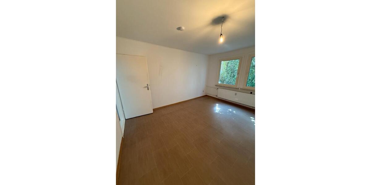 4 Zimmer Wohnung in Stadt Hof ( Studentenberg ) zu vermieten…. 4 zimmer