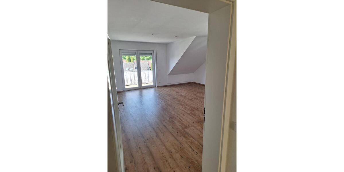 Dachgeschoßwohnung Reichertshofen - 3 Zimmer, 68 m&sup2;, 925&euro; | Angebot:26232124