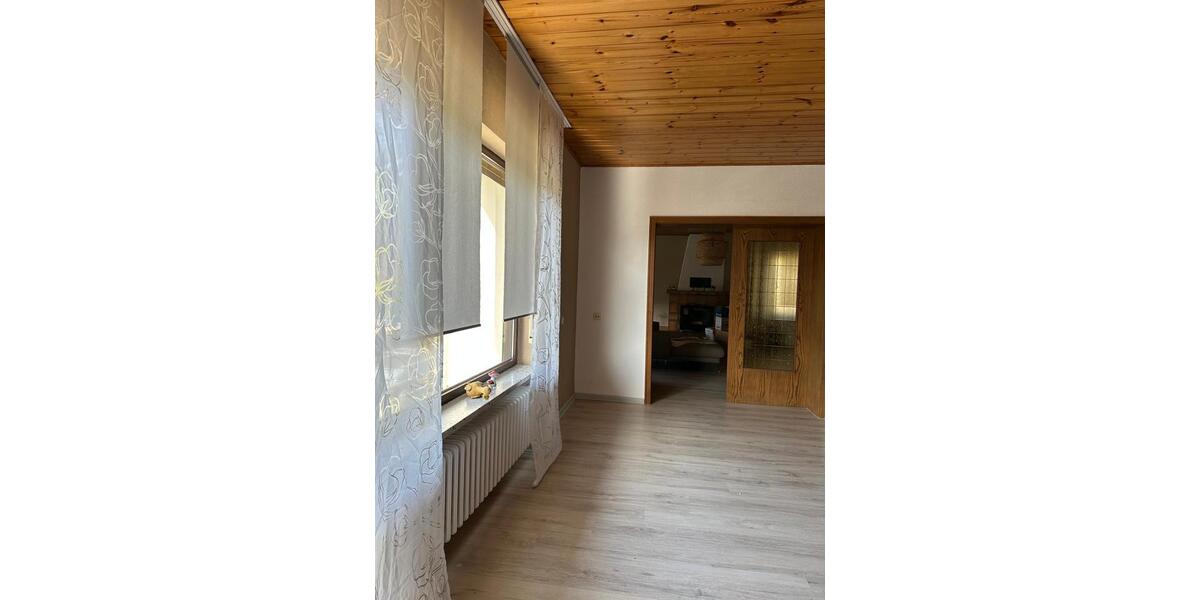 Etagenwohnung Weilburg - 5 Zimmer, 140 m&sup2;, 1.000&euro; | Angebot:26547090