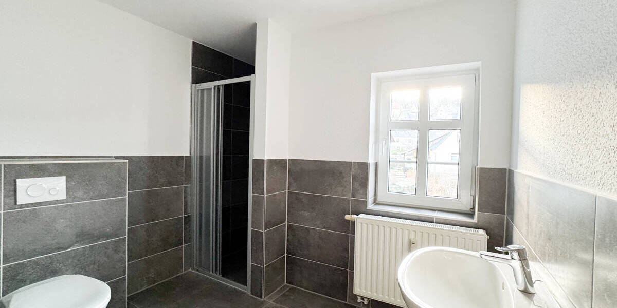 Großzügige, komplett sanierte 5-Raum-Wohnung mit zwei Bädern in Gornsdorf!! 5 zimmer
