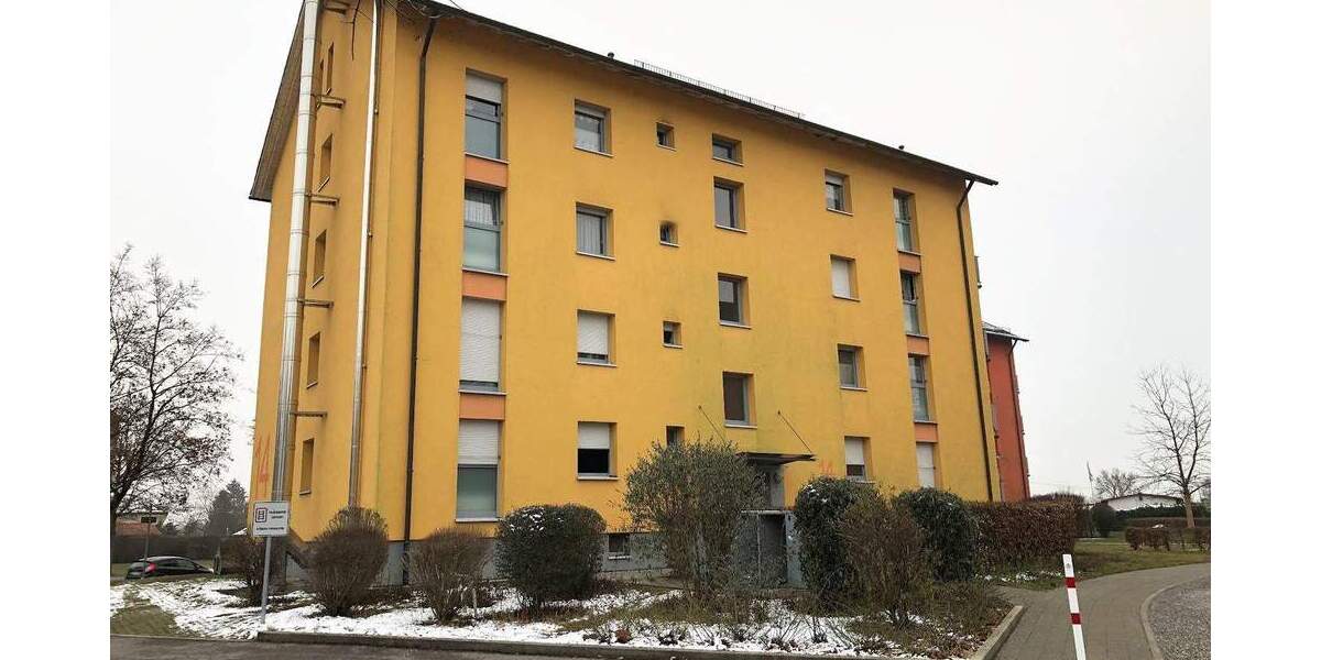 Renovierte 2 Zimmer + Tageslichtbad mit Dusche + neuer Boden + Balkon mit Blick ins Grüne 2 zimmer