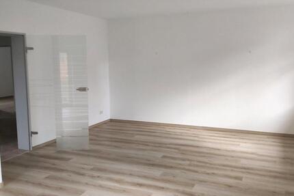 Wohnung Schmalkalden - 3 Zimmer, 90 m&sup2;, 855&euro; | Angebot:24562697