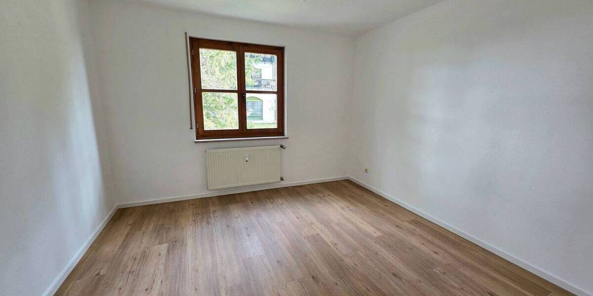 Etagenwohnung Deisenhofen Deisenhofen - 3 Zimmer, 92 m&sup2;, 1.500&euro; | Angebot:26205457