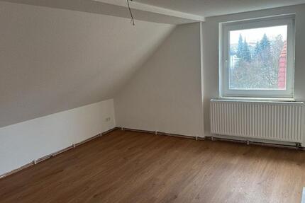 2 Zimmer DG Wohnung zu vermieten 2 zimmer