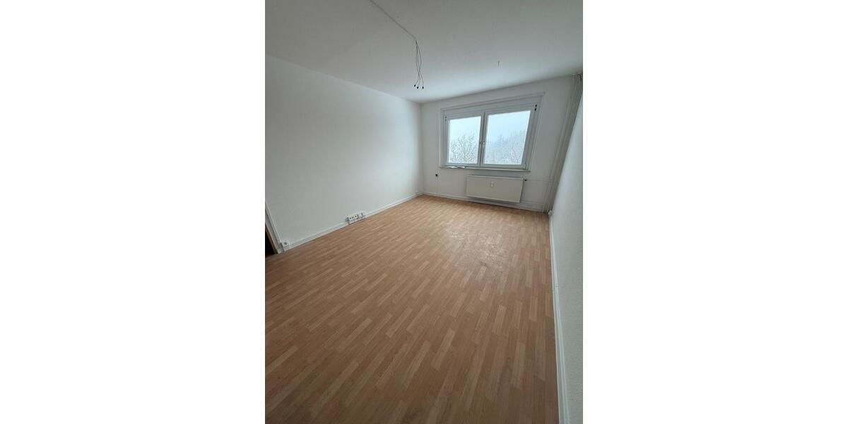 Etagenwohnung Stollberg (Erzgebirge) - 4 Zimmer, 67 m&sup2;, 450&euro; | Angebot:24624039