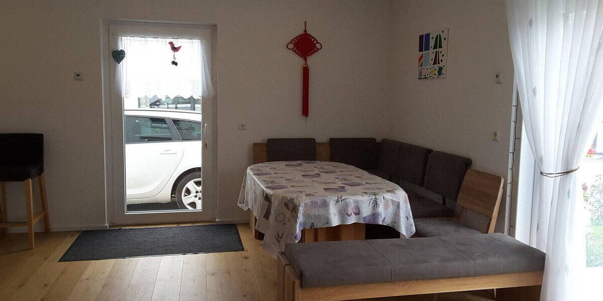 Doppelhaushälfte Impflingen - 4 Zimmer, 120 m&sup2;, 1.200&euro; | Angebot:26256139