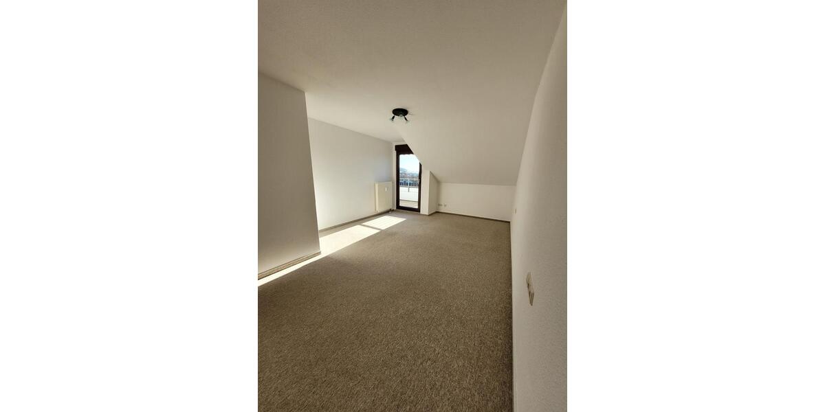 Dachgeschoßwohnung Igersheim - 2.5 Zimmer, 62 m&sup2;, 589&euro; | Angebot:26527387
