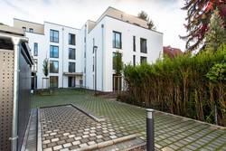 Großzügige 4 -Zi.- Maisonette-Souterrain Wohnung mit Garten