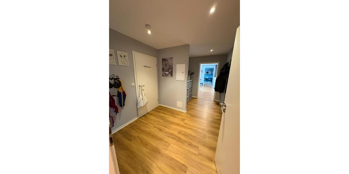 Dachgeschoßwohnung Neunkirchen - 4 Zimmer, 120 m&sup2;, 970&euro; | Angebot:26643919