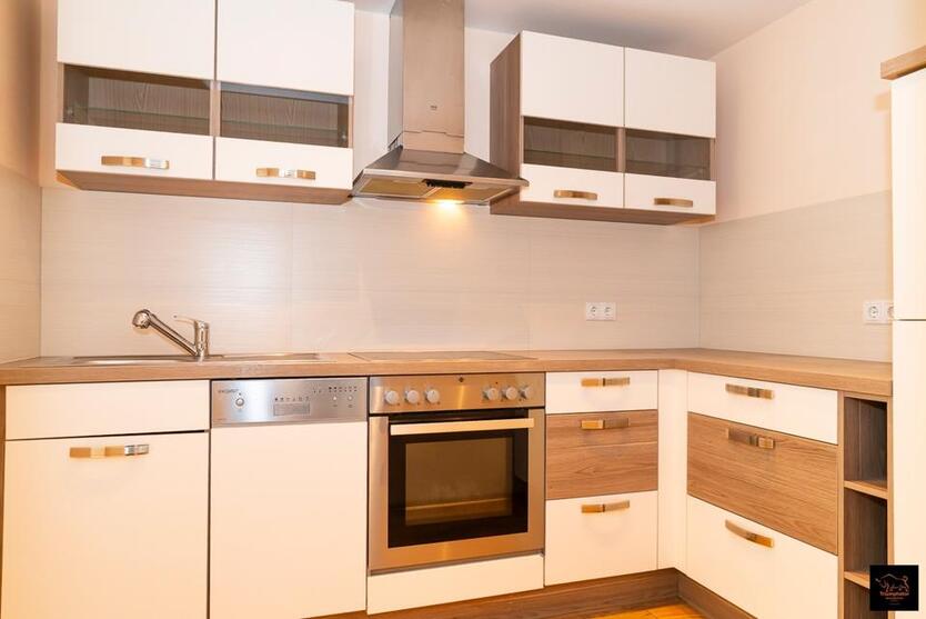 Wohnung zu vermieten – Modern und mitten in der Altstadt, mit Balkon und Parkplatz