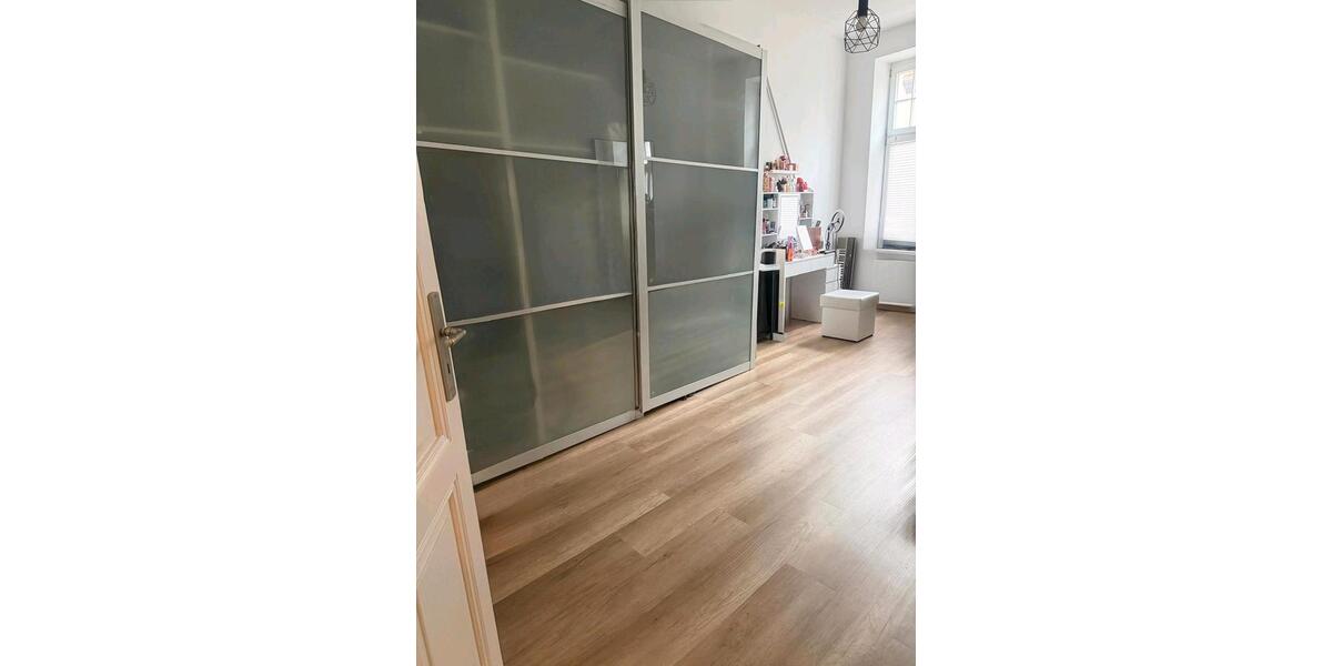 Etagenwohnung Lage - 4 Zimmer, 138 m&sup2;, 1.340&euro; | Angebot:26535346