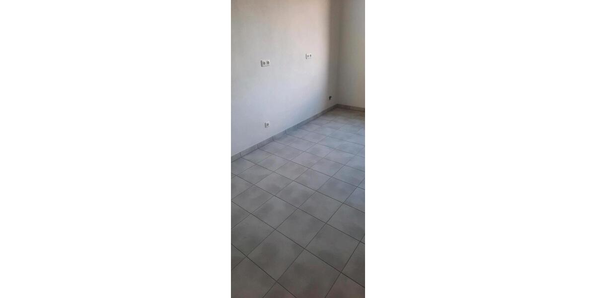 Etagenwohnung Plauen Altstadt - 5 Zimmer, 100 m&sup2;, 580&euro; | Angebot:26068141
