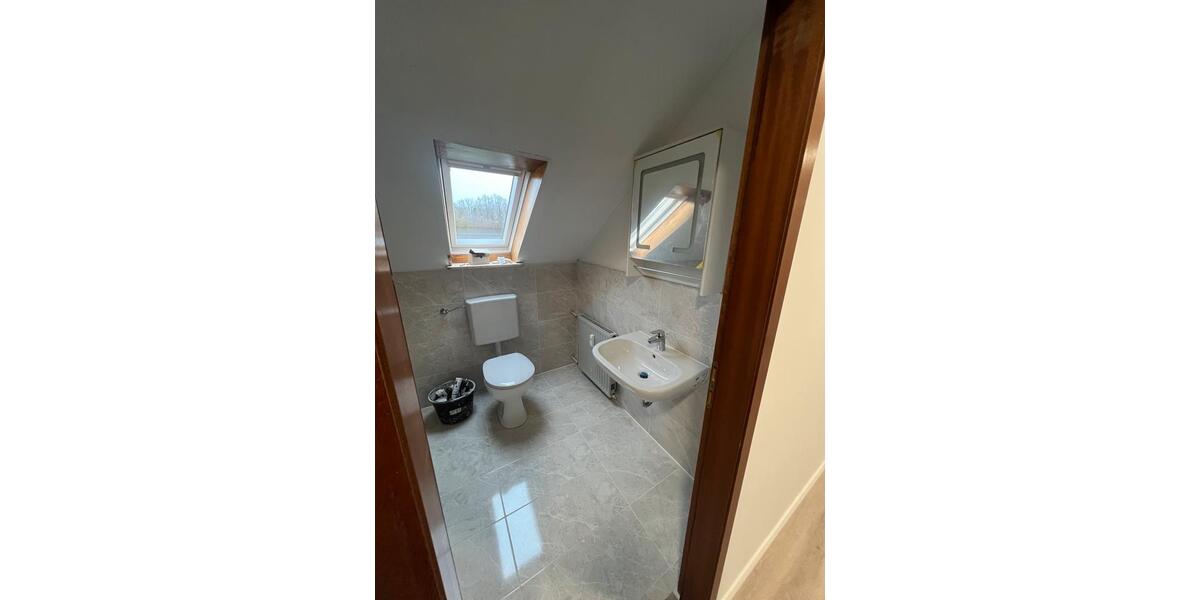 Dachgeschoßwohnung Dörentrup - 2.5 Zimmer, 68 m&sup2;, 460&euro; | Angebot:25054979