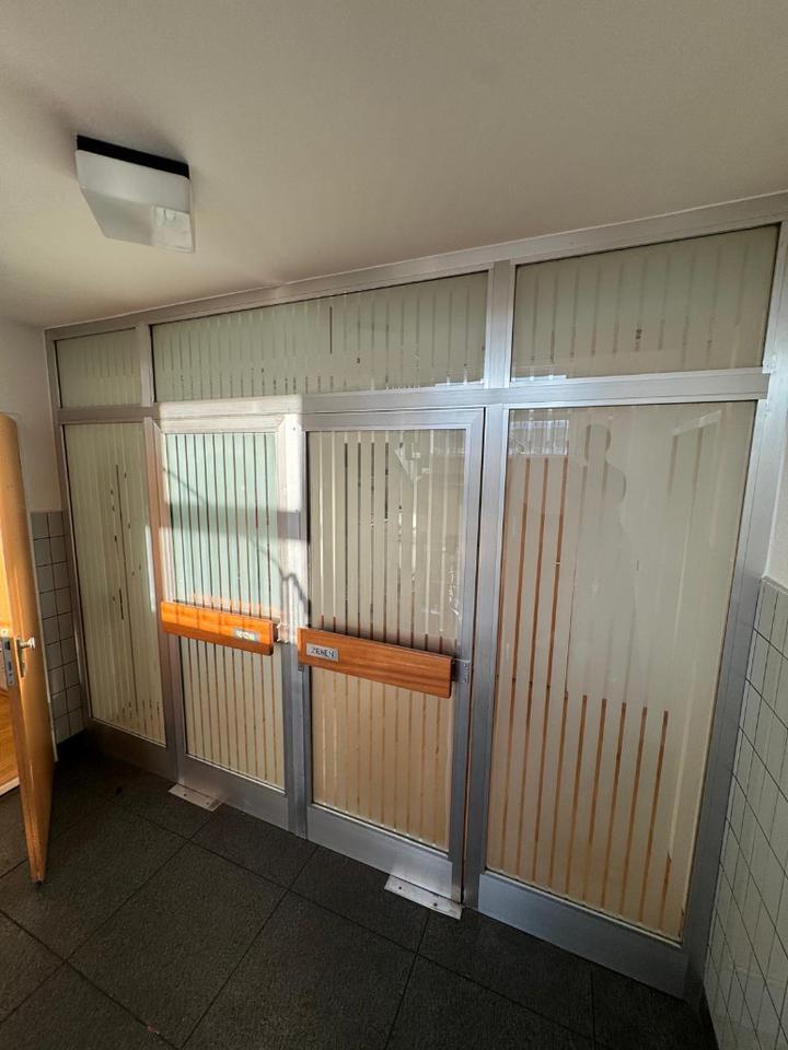 2 möblierte Büroräume (je 12 m²) in Saarbrücken - All-in-Miete